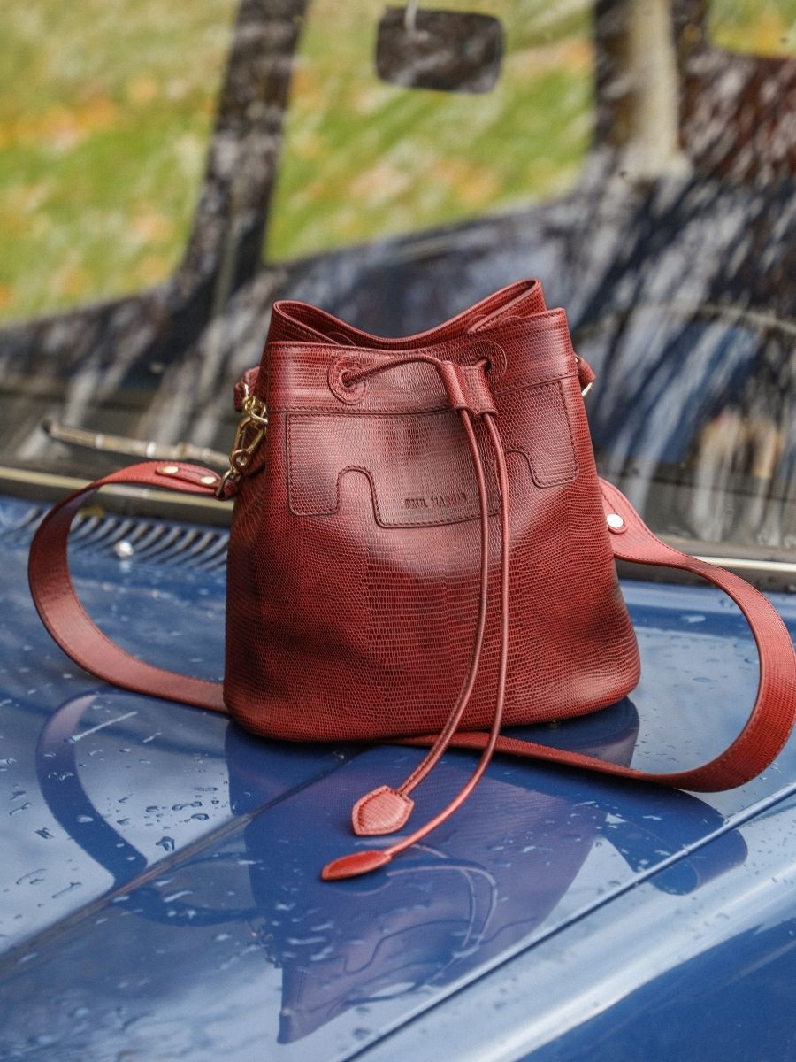 photo-vue-face-bag-leather-red-capucine-1960-paul-marius-w39-l-r