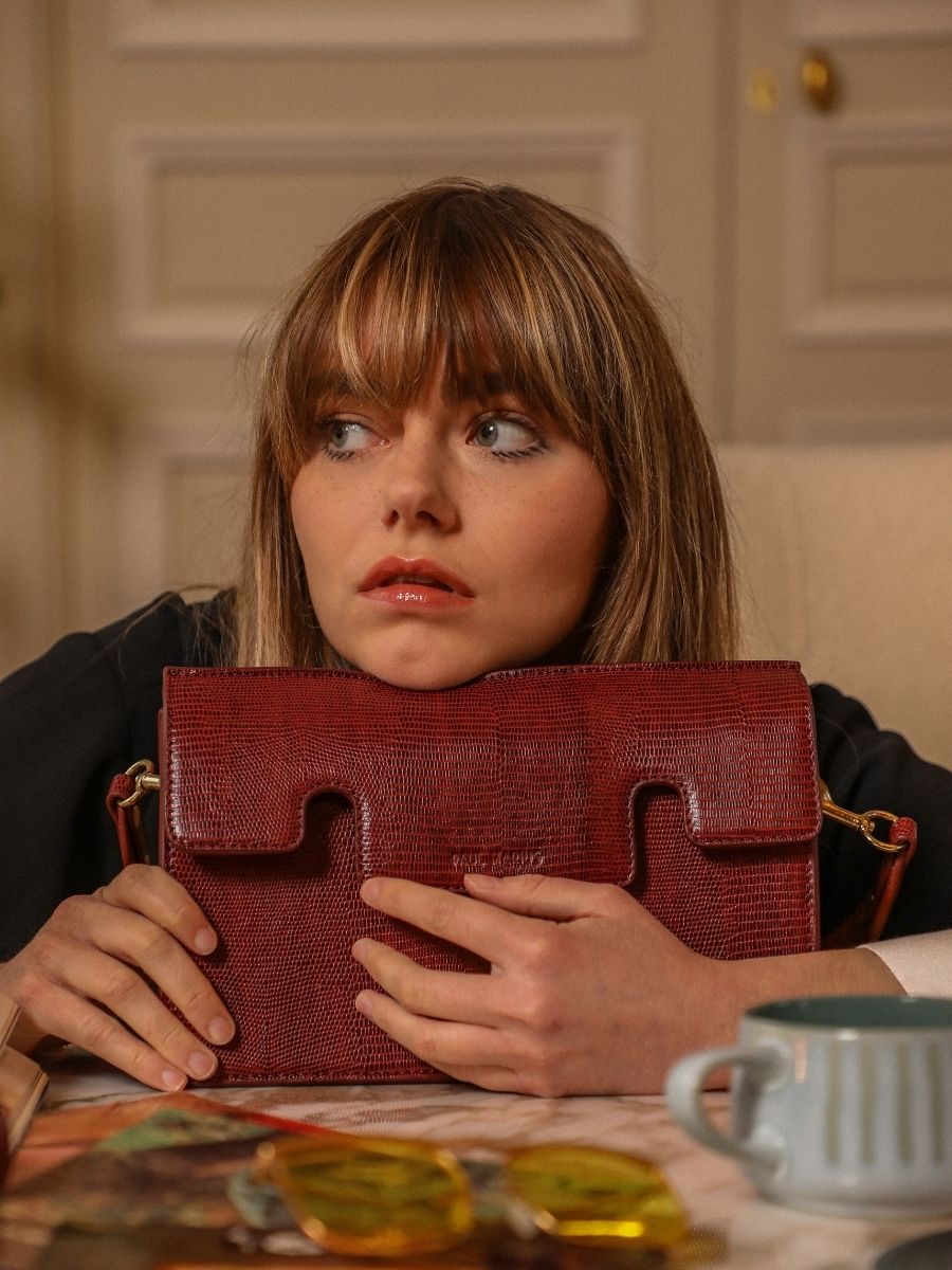 photo-vue-face-sac-baguette-cuir-red-gabrielle-1960-paul-marius-w42-l-r