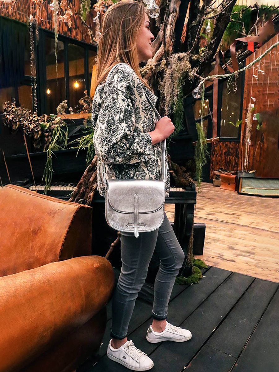 foto-materiaal-bandtas-leder-vrouw-zilver-lidola-zilver-paul-marius-w16-s