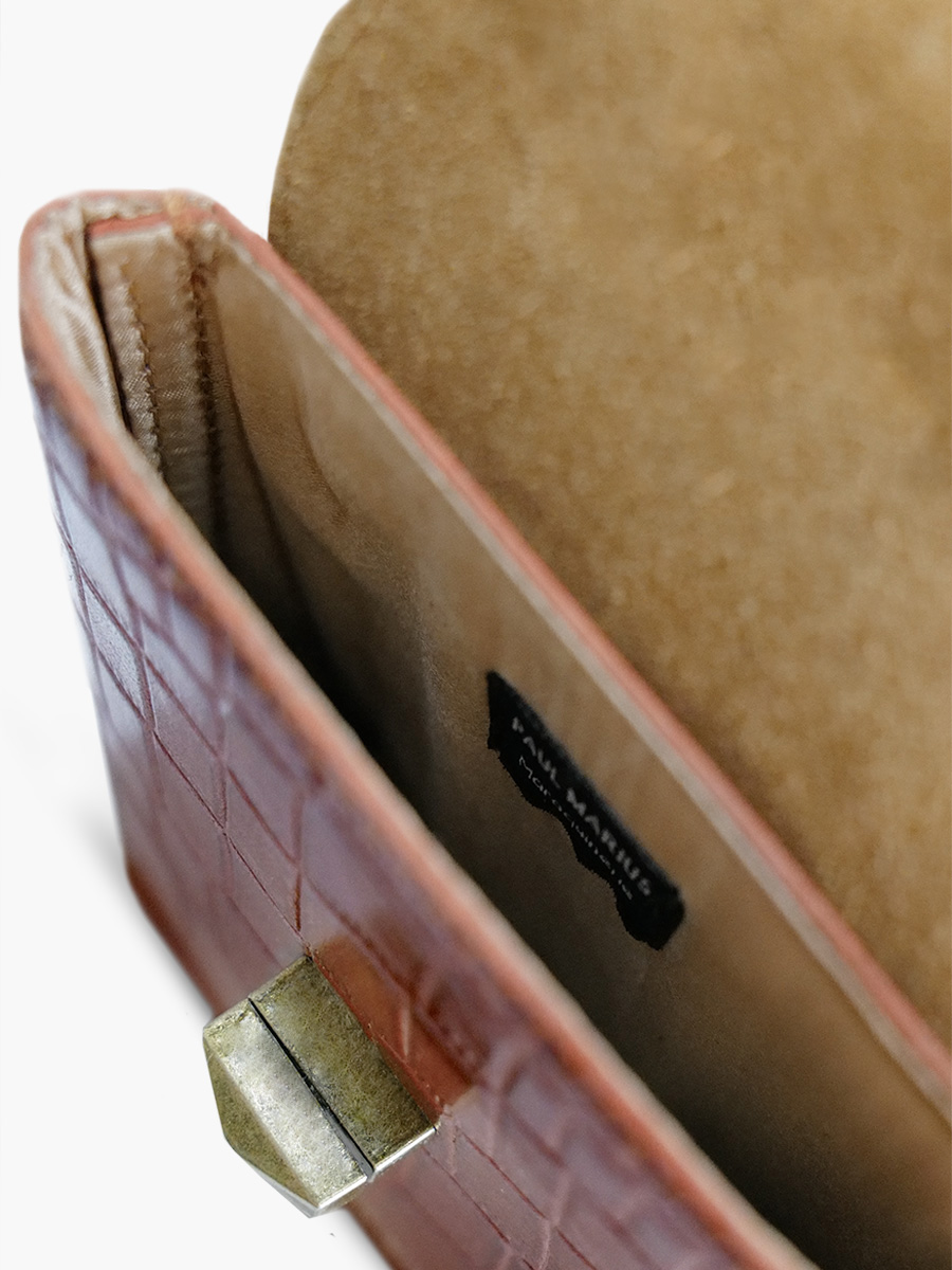 foto-interieur-sac-telefoon-leder-vrouw-agatha-alligator-bruin-paul-marius-m70-a-l