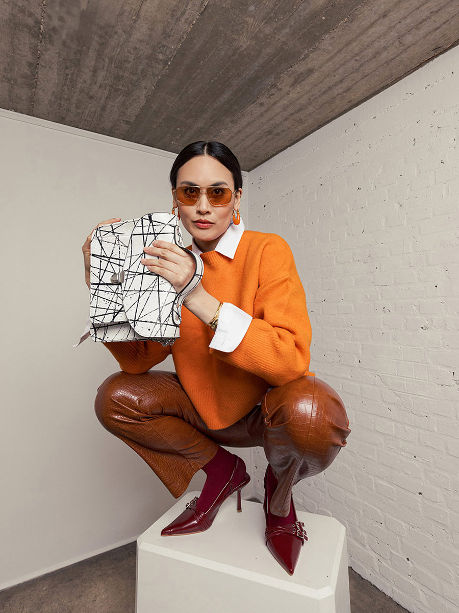 tas-bandouliere-leder-wit-zwart-oranje-mademoiselle-george-n2-arty-01-vue-portee-w105-art1-b-w