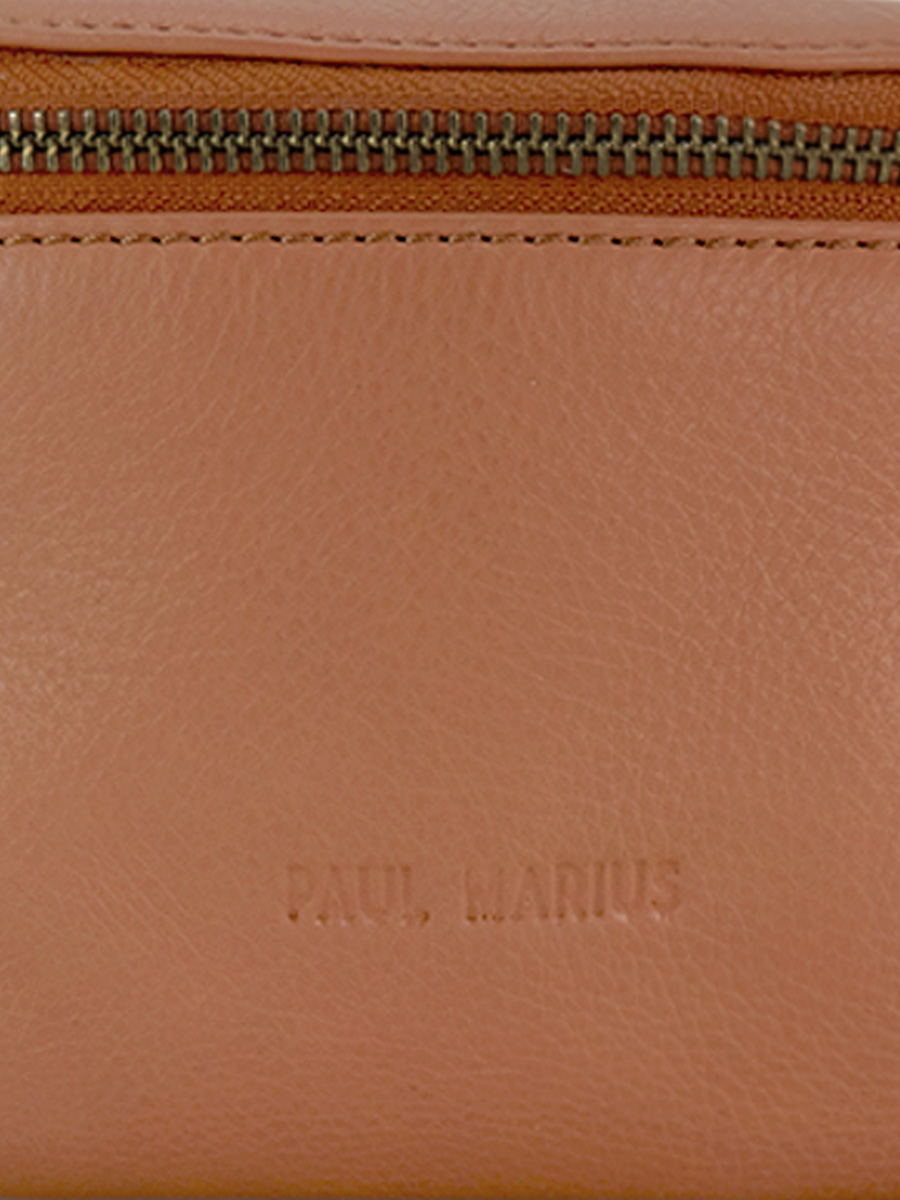 foto-interieur-mini-banaan-bruin-leder-labanaan-xs-art-deco-karamel-paul-marius-m503xs-ad-ca