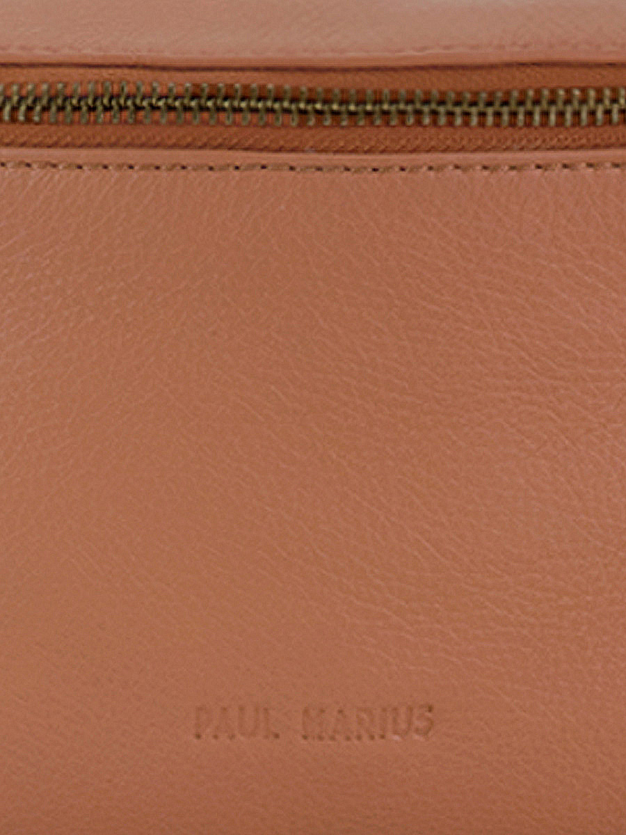 foto-interieur-banana-bag-bruin-leder-labane-kunst-deco-karamel-paul-marius-m503-ad-ca