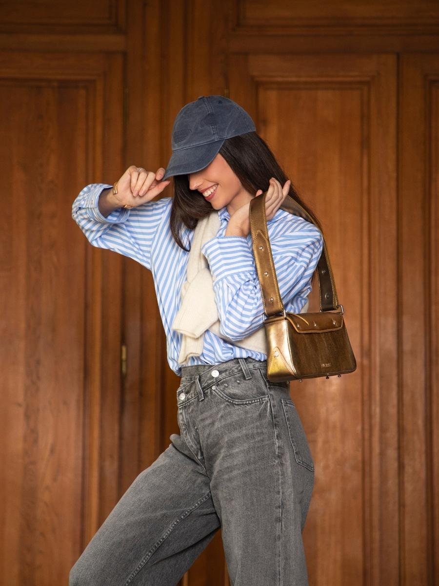 tas-bandouliere-bronze-vue-zoom-matiere-w55-og