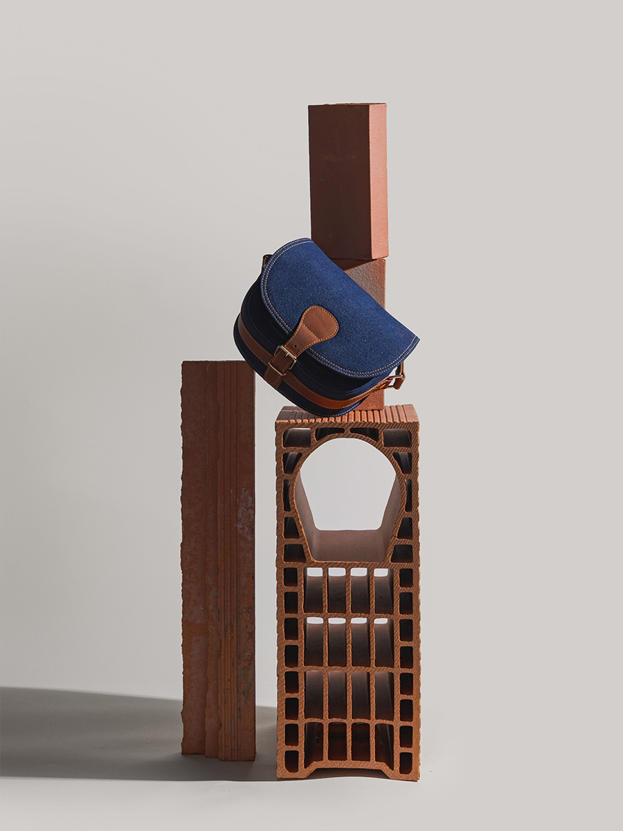 schoudertas-blauw-jeans-lebohemien-ruw-denim-zoom-materiaal-m44-dblu-denim