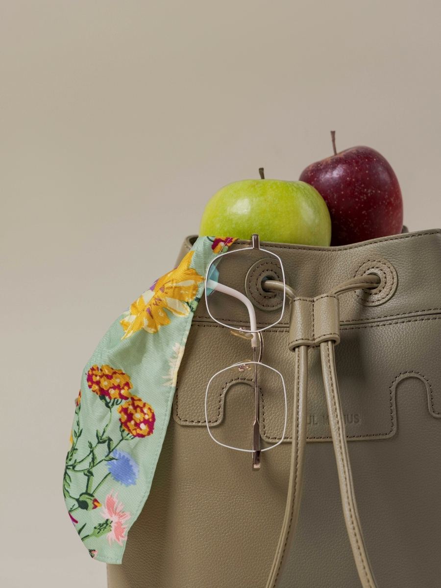 leren-buckettas-capucijn-amandel-zoom-w39-al