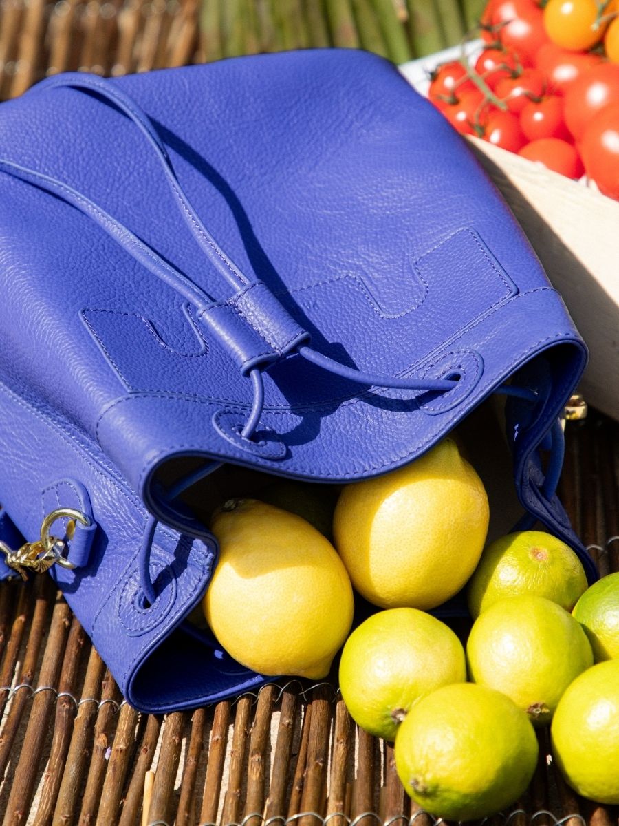 photo-view-gezicht-tas-leder-blauw-capucijn-azur-blauw-roi-paul-marius-w39-az-blu