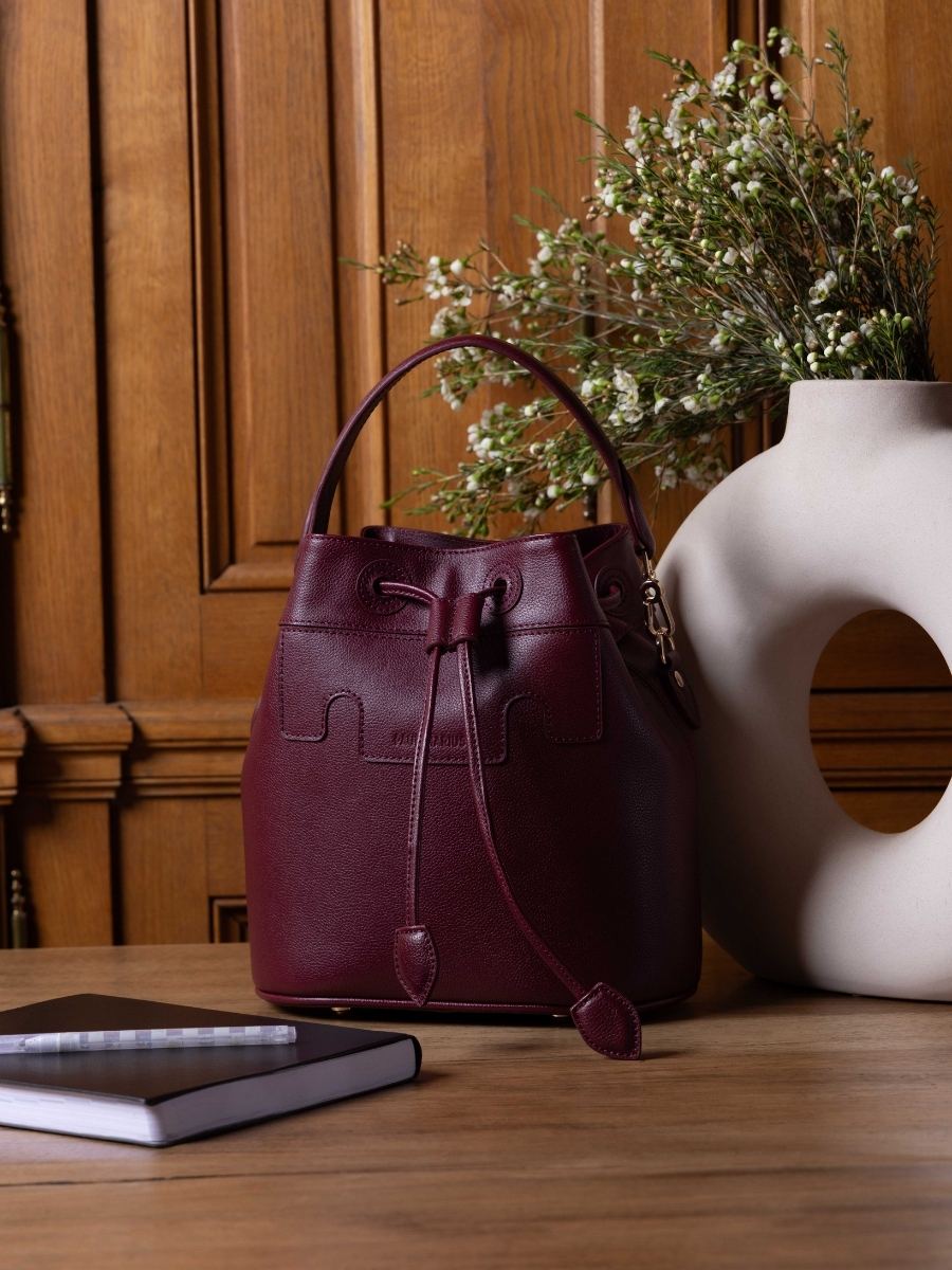 tas-leder-paars-capucine-taupe-zicht-zoom-materiaal-w39-p