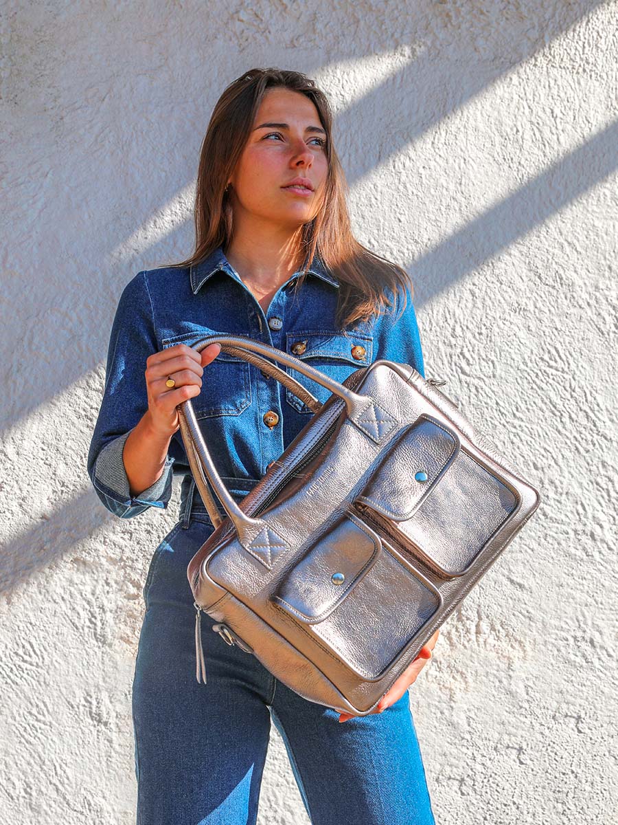 foto-handtas-leder-zilver-vrouw-ledandy-staal-paul-marius-w04-gm