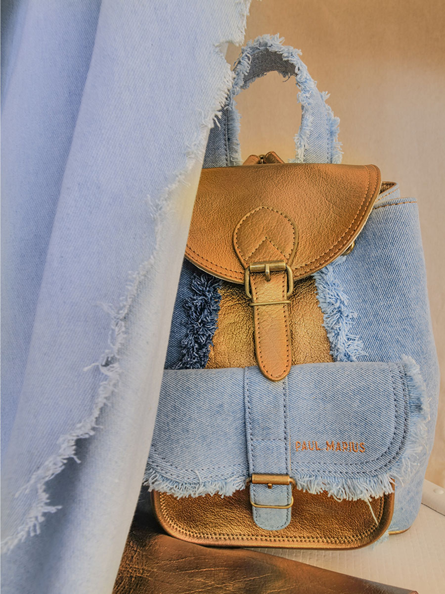 foto-gezicht-tas-leren-rug-jeans-vrouw-lebaroudeur-denim-paul-marius-m40-og-denim