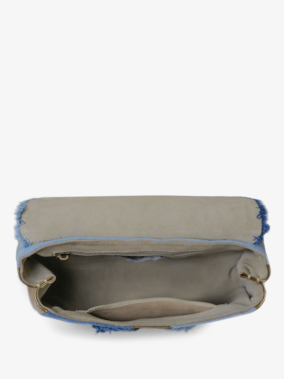 foto-interieur-bandouliere-tas-leren-jeans-vrouw-suzon-m-denim-paul-marius-w25-og-denim