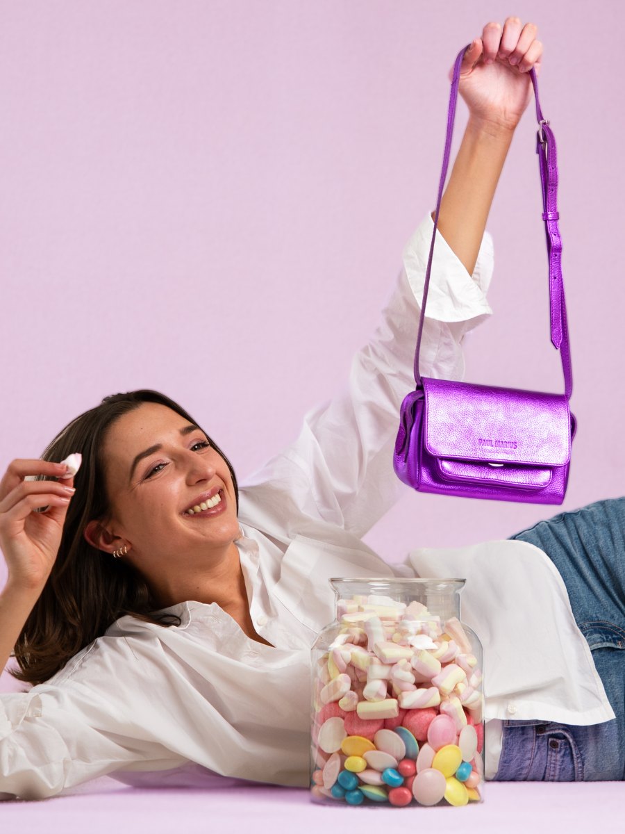 foto-oppervlak-mini-tasje-bandouliere-leder-paars-metallic-diane-xs-candy-paul-marius-w35xs-m-p