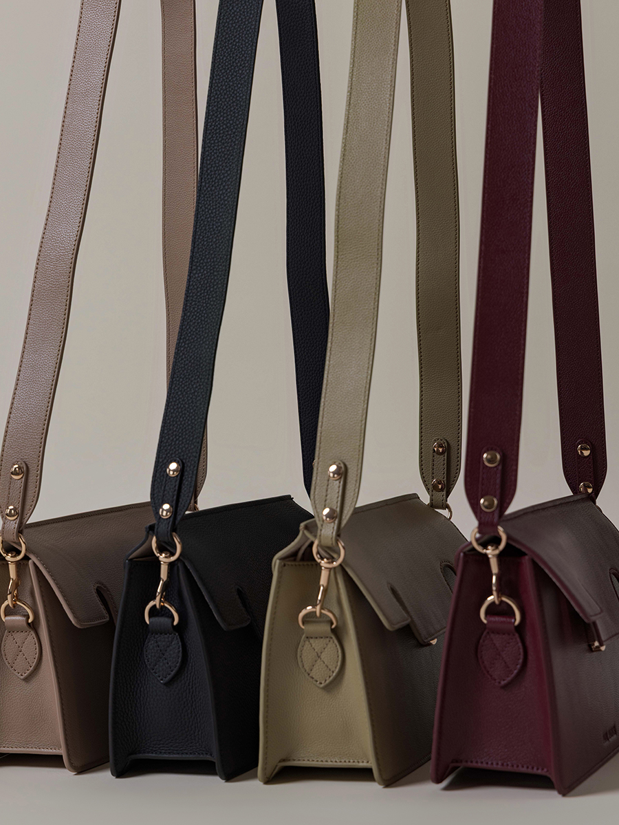 tas-leder-gabrielle-paars-zoom-zicht-materiaal-w42-p