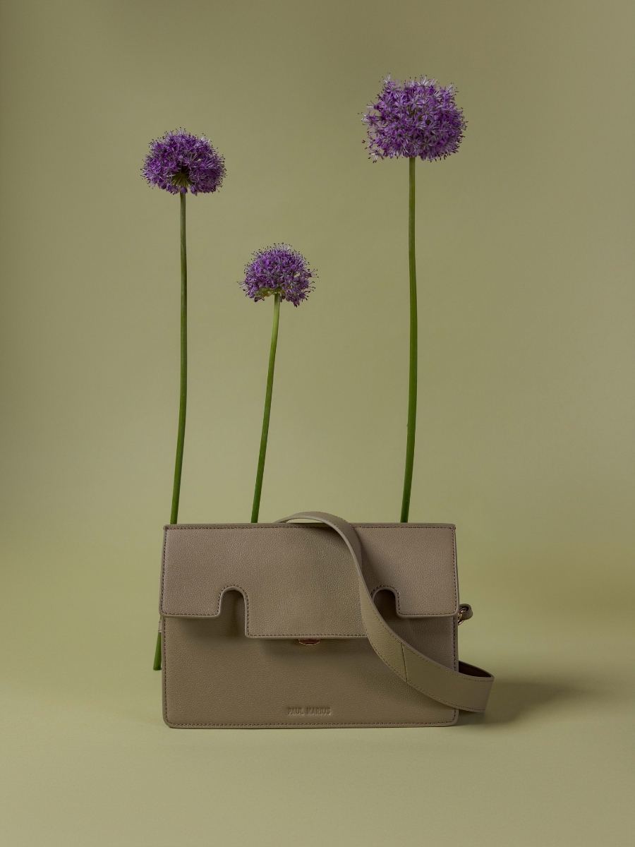 tas-leder-gabrielle-amandel-zoom-materiaal-w42-al