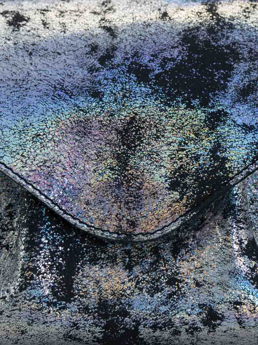 foto-focus-materiaal-bandolier-tas-holografisch-leder-suzon-m-galaxy-paul-marius-w25m-gal