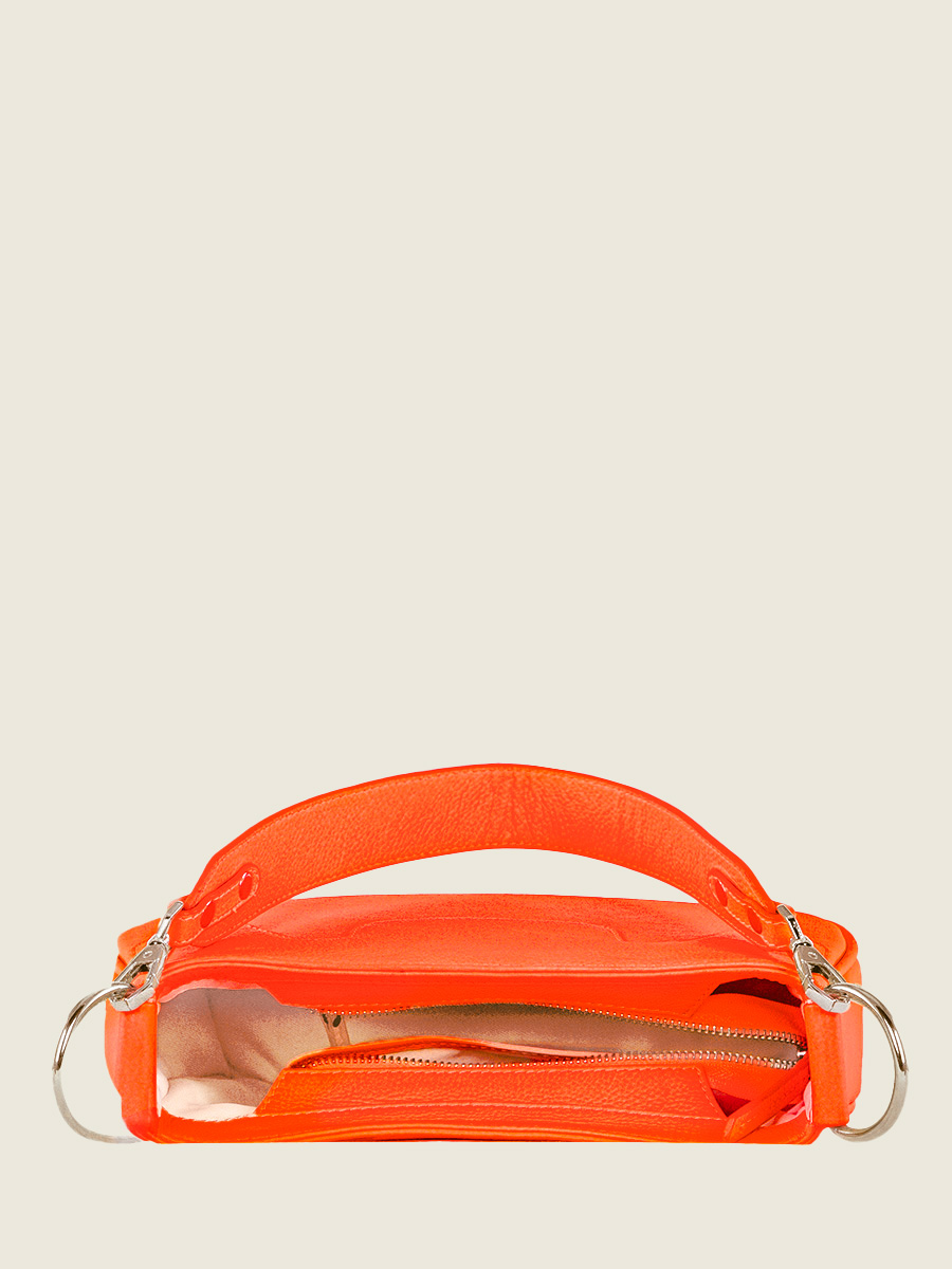 photo-vue-interieur-sac-demi-lune-cuir-oranje-garance-neon-paul-marius-w40-ne-o
