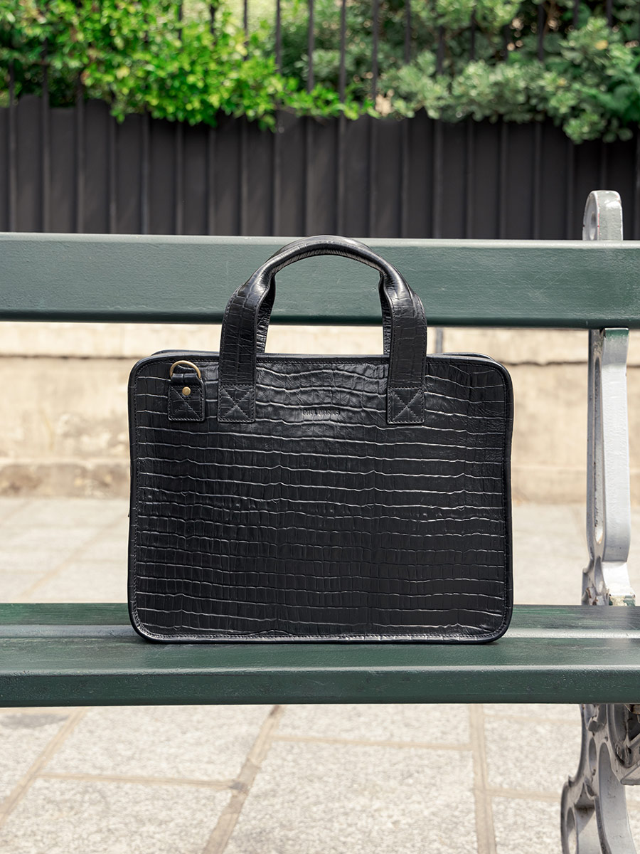 photo-vue-zoom-document-drager-unisex-zwart-lecognquerant-n2-heritage-black-of-yellow-paul-marius-b05-cr-b