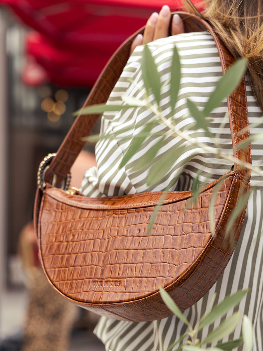 photo-view-zoom-material-bag-half-moon-leather-brown-sheath-brown-heritage-ice-paul-marius-w50-cr-db