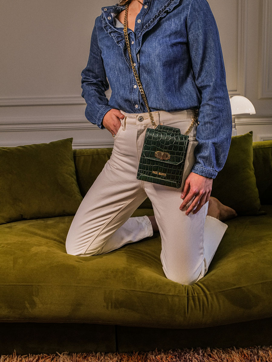 foto-telefoontas-leder-vrouw-agathe-alligator-groen-paul-marius-m70-a-dg