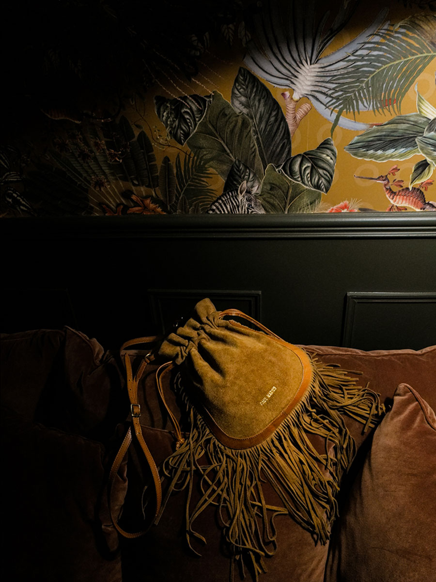 foto-materiaal-bandtas-leder-vrouw-bruin-sjamaan-paul-marius-w101-l