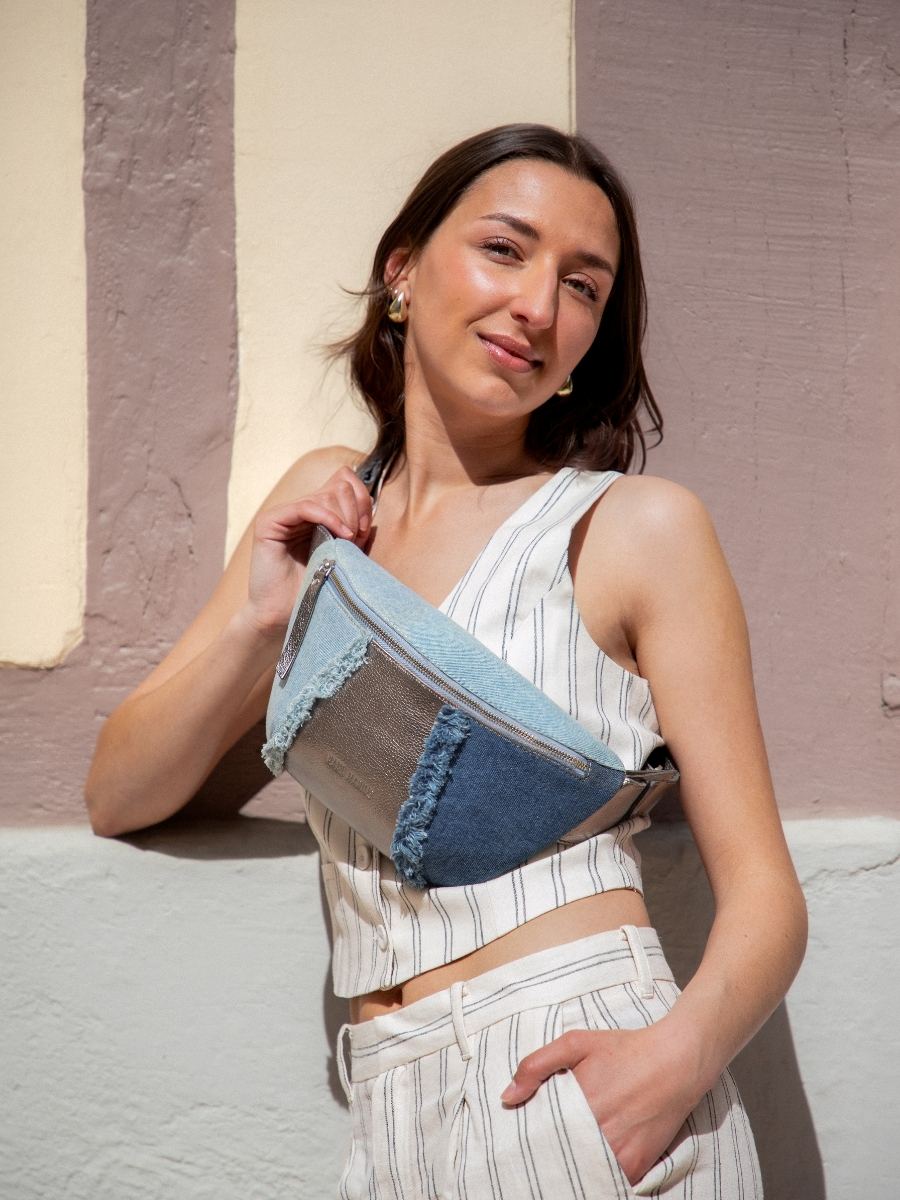 photo-surface-banana-bag-leather-jean-zilver-vrouw-labanane-denim-staal-paul-marius-m503-gm-denim