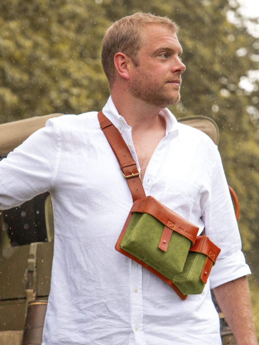 foto-vue-documententas-bruin-leder-kaki-lecolporteur-nomade-paul-marius-m404-oco-gr