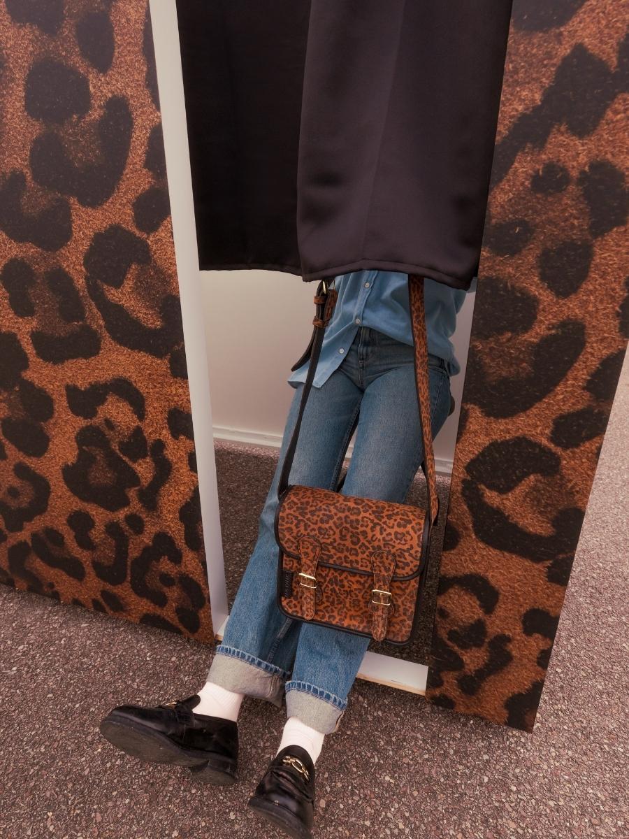 bag-bandouliere-lasacoche-s-leopard-noir-zoom-material-view-m02S10-lp-b