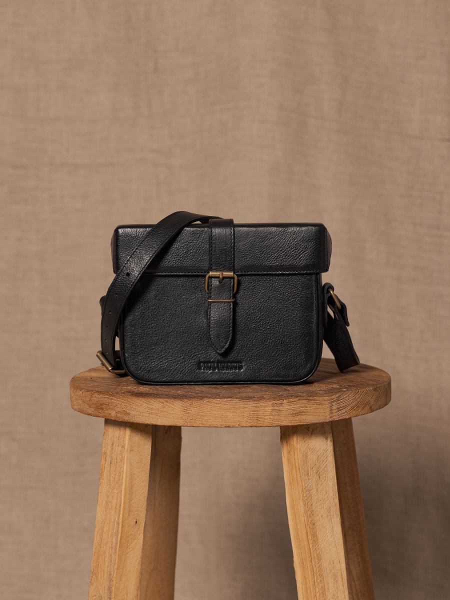 tas-bandouliere-lecoquin-zwart-olie-interieur-overzicht-m405-obl