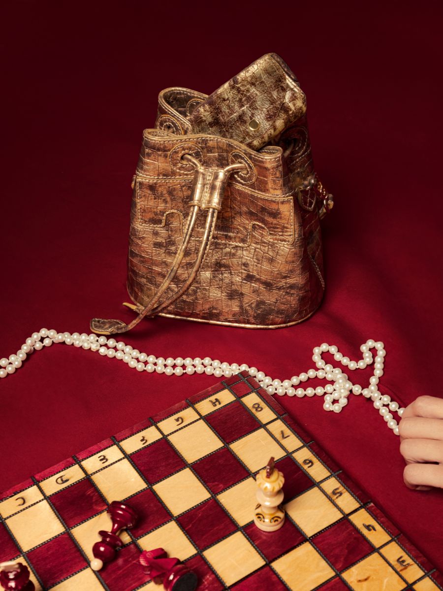 porte-monnaie-legustave-bijoux-dore-vue-interieure-clp-cr-db-g