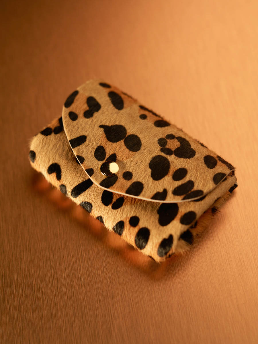 portefeuille-legustave-luipaard-beige-achterkant-clp-lp-bei