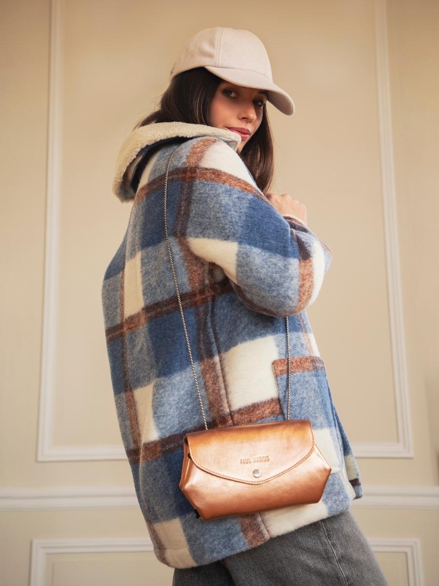 mini portemonnee-legustave-pouchtte-roze-vue-portee-clpl-g-pi