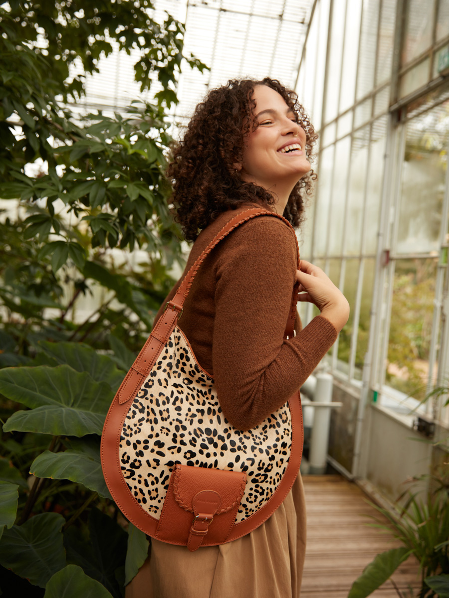 damestas-leer-LeHobo-m-beige-Léopard-achterkant