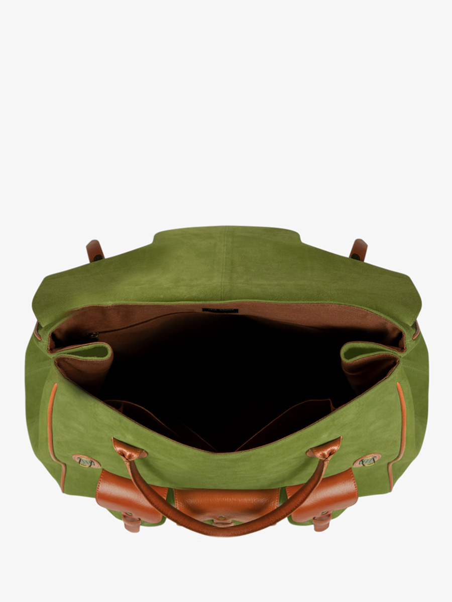 photo-vue-door-large-reistas-vrouw-bruin-khaki - Nomad-paul-marius-m109-oco-gr