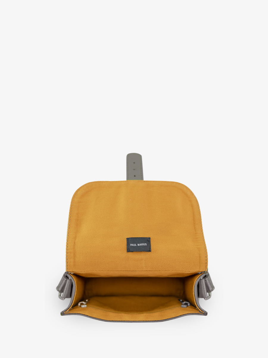 photo-interieur-bandolier-bag-LEER-SILVER-LESSENTIEEL-STEEL-PAUL-MARIUS-M21-GM