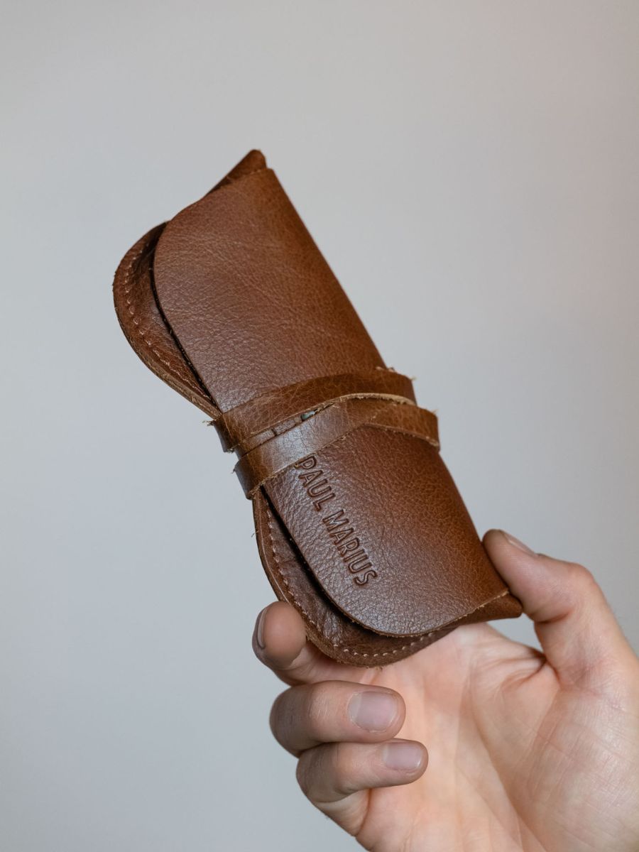 foto-zicht-brillenkoker-leer-unisex-bruin-brillenkoker-paul-marius-m49-mk
