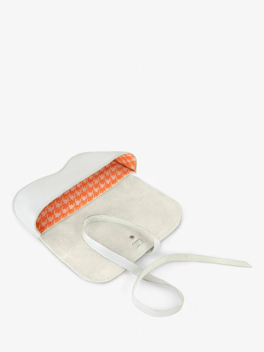 foto-overheadbril-leer-vrouw-wit-en-bril-hoofdtelefoon-paul-marius-m49-w