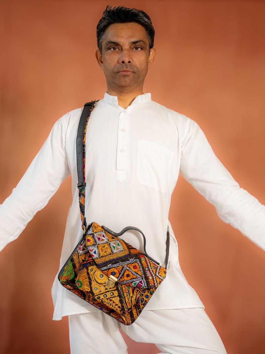 foto-view-hand-tas-leer-zwart-MADEMOISELLE-GEORGE-JAIPUR-BLACK-PAUL-MARIUS-W05-JAI-B