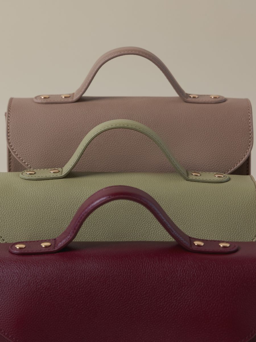 tas-bandouliere-leder-mademoiselle-GEORGE-N2-AMANDE-VUE-ZOOM-MATIERE-W105-al