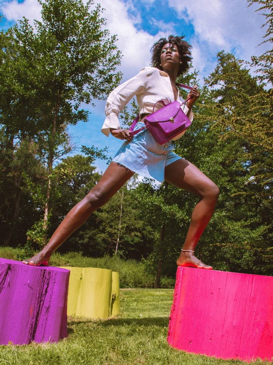 foto-focus-gezicht-bandouliere-leren-tas-paars-mademoiselle-george-sorbet-cassis-paul-marius-w05-sb-p