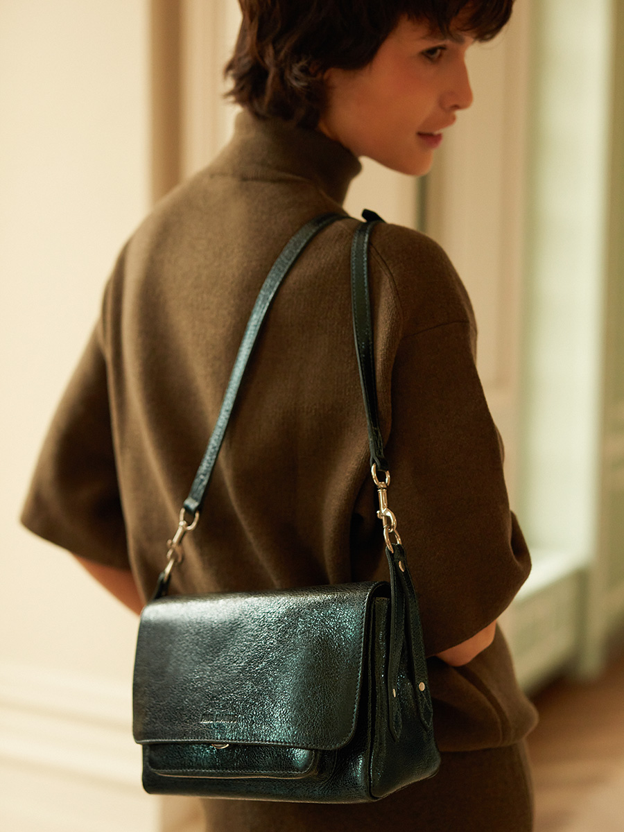 schoudertas-glanzend-groen-leer-diane-s-middernacht-zoom-materiaal-w35s-m-gr