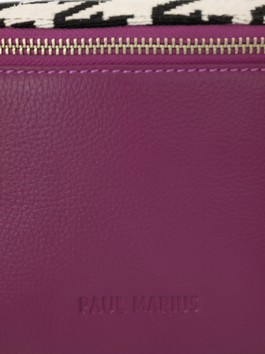 photo-focus-mATERIAAL-BANANA-BAG-LEATHER-VIOLET-LABANE-ALLURE-ZINZOLIN-PAUL-MARIUS-M503-HS2-ZI