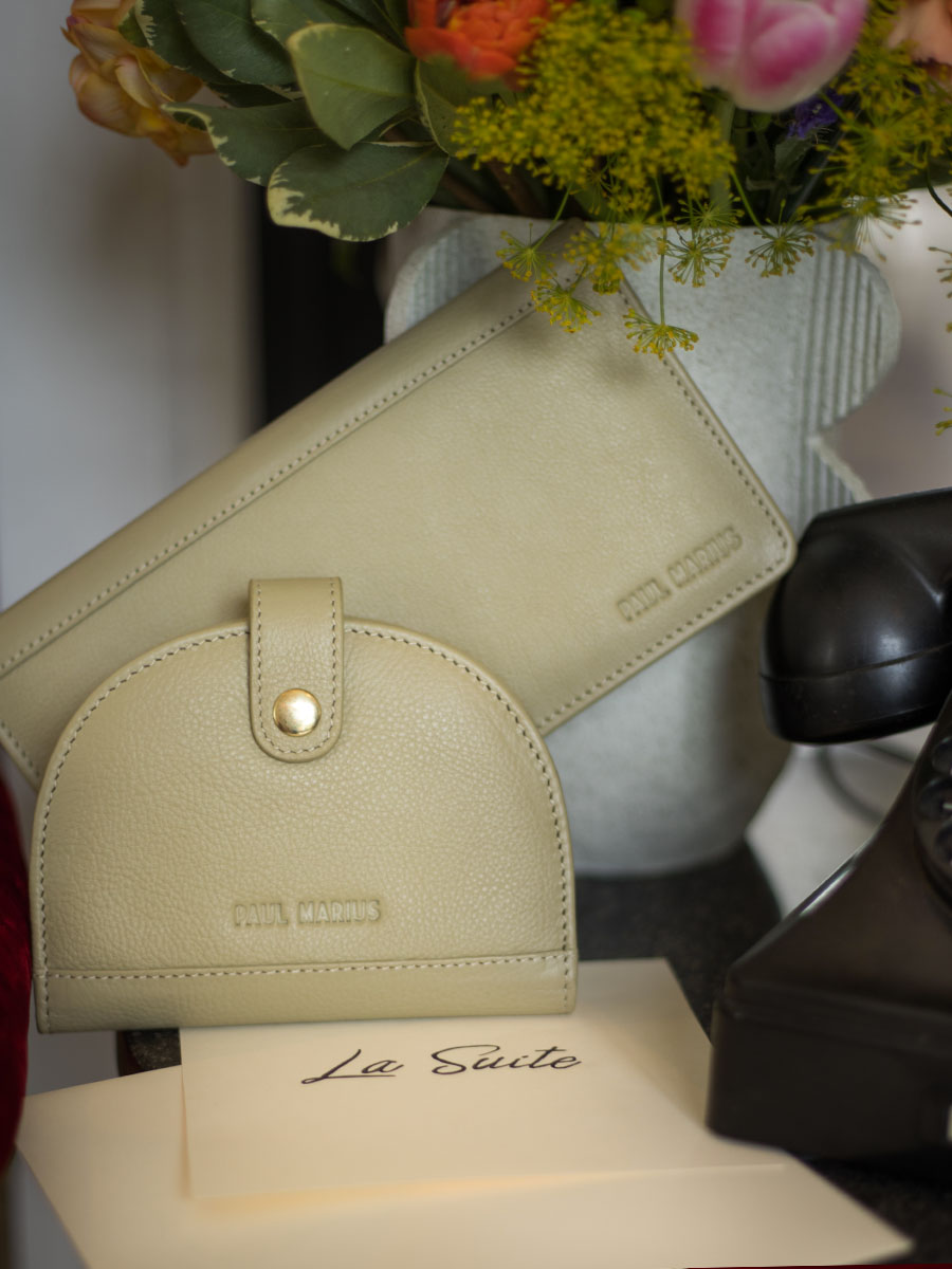 foto-wallet-leder-groen-manon-n2-art-deco-almond-paul-marius-m33-ad-al