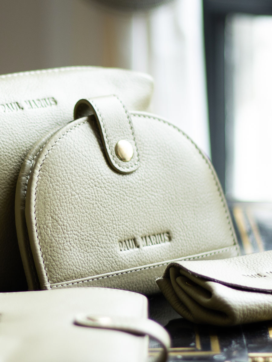 foto-interieur-leder-wallet-groen-katoen-n2-art-deco-amandel-paul-marius-m33-ad-al