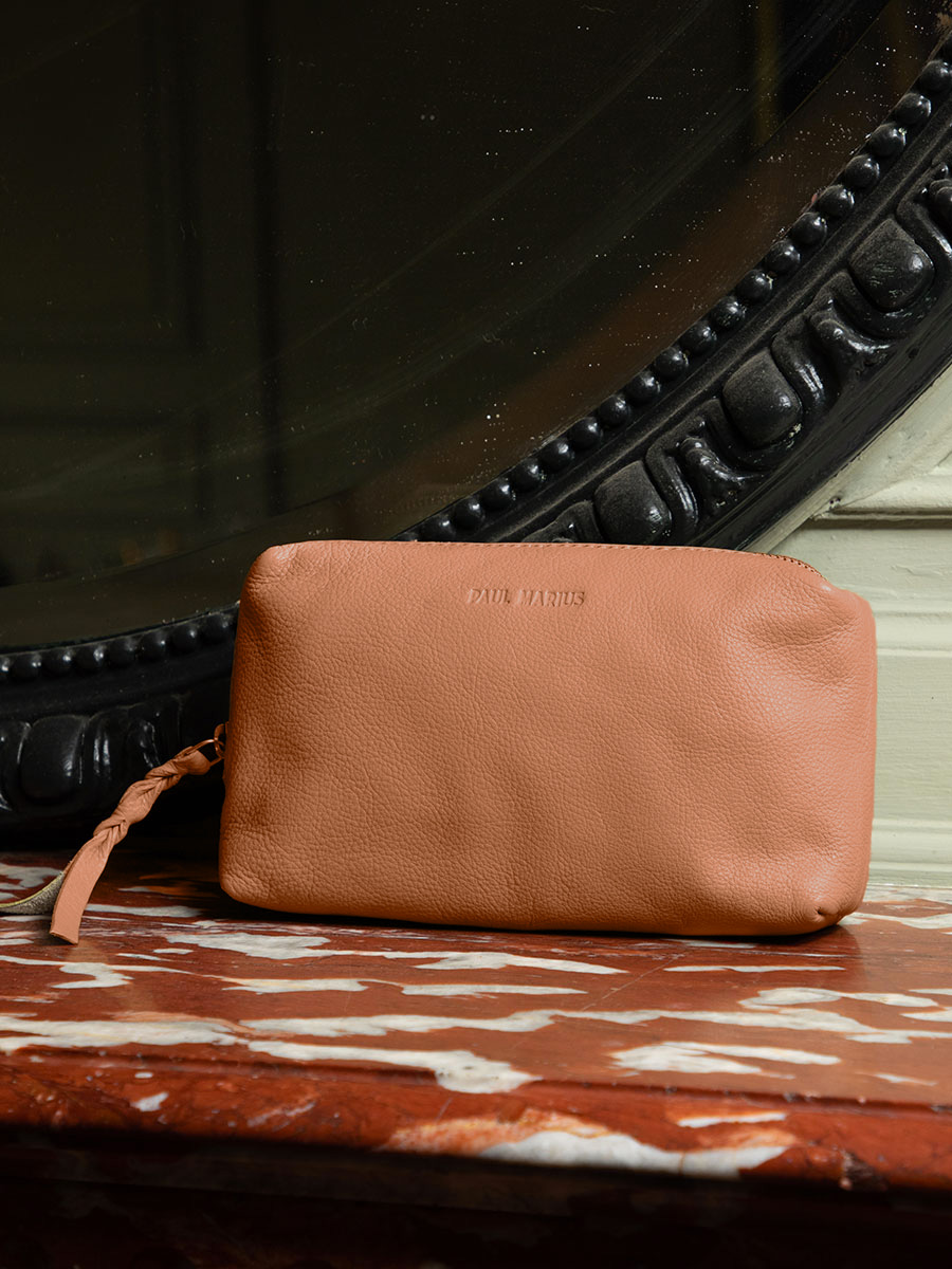 foto-make-up-kit-bruin-leer-adele-kunst-deco-caramel-paul-marius-m500-ad-ca