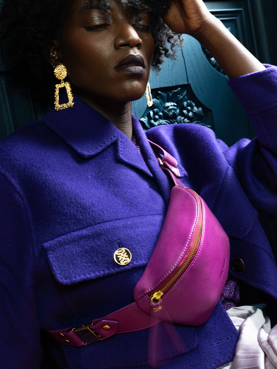 foto-vooraanzicht-mini-banaan-tas-leder-violet-labane-xs-art-deco-zinzolin-paul-marius-m503xs-ad-zi