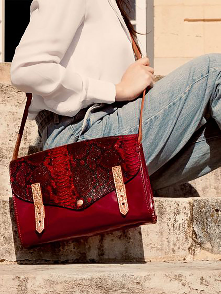 photo-vue-de-face-sac-bandouliere-cuir-vrouw- onmisbaar-passie-paul-marius-w08-pa