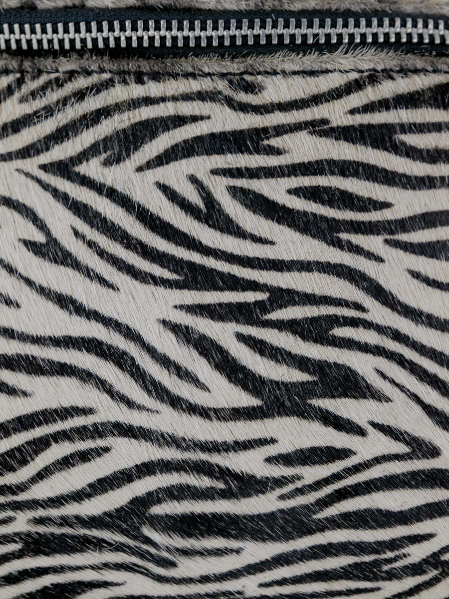 foto-materiaal-banana-tas-leder-vrouw-labanaan-zebra-paul-marius-