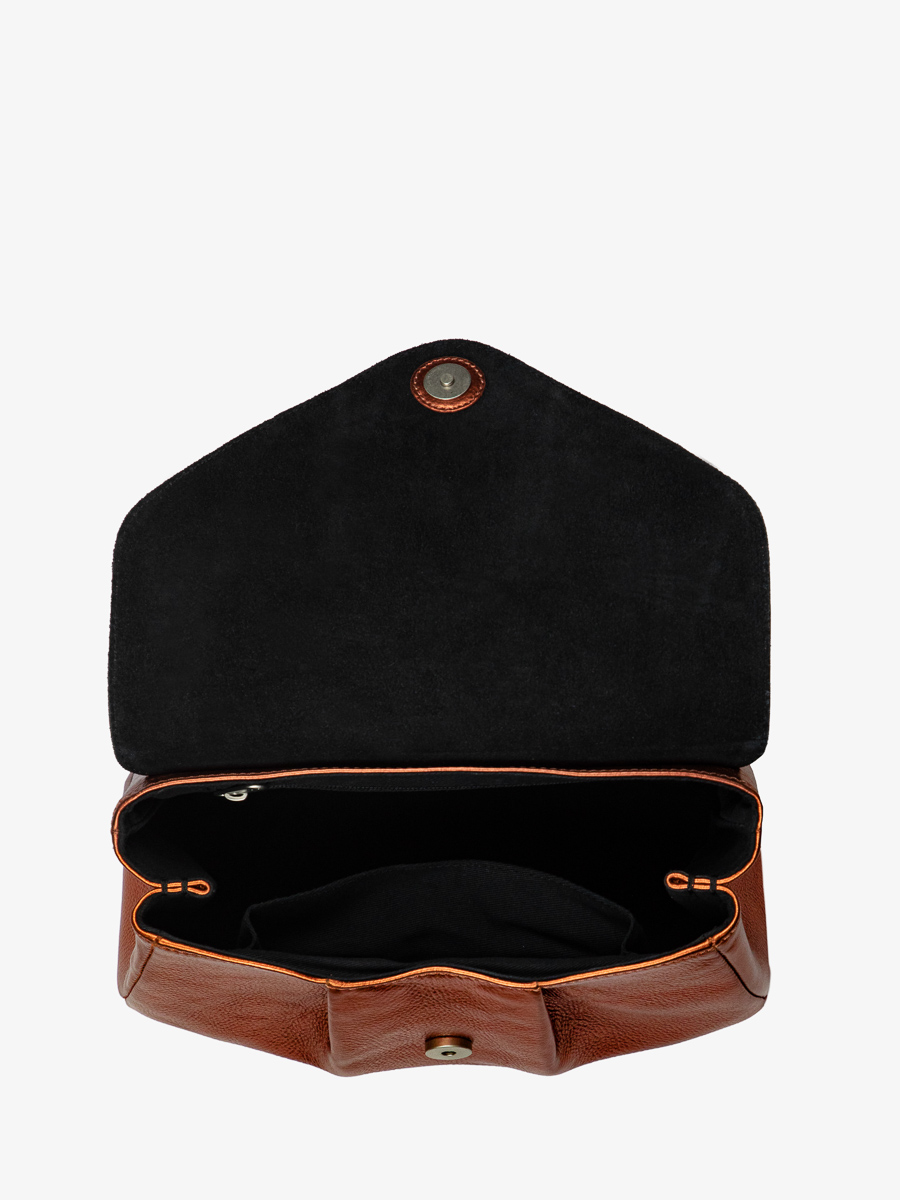 foto-interieur-tas-bandelier-leder-koper-metallised-suzon-m-ginger-paul-marius-w25m-m-o