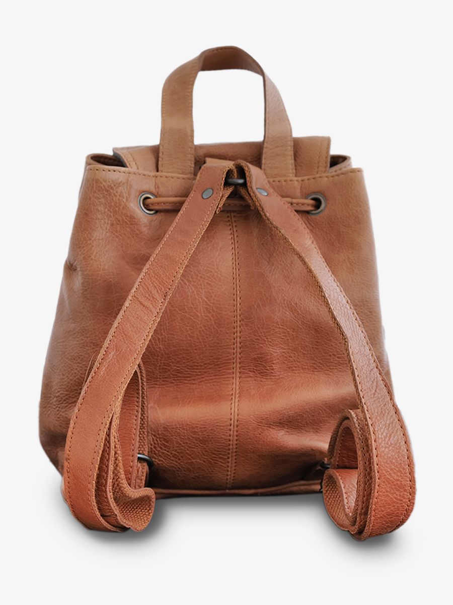 foto-rugzak-leren-vrouw-lebaroudeur-celtik-paul-marius-m40-sco-gr-ol