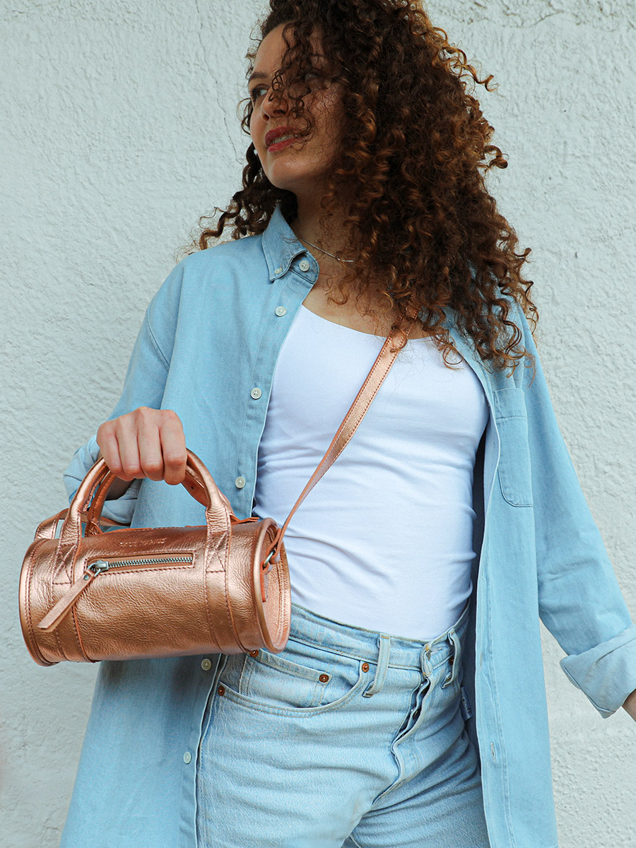 foto-materiaal-handtas-leder-goud-roze-vrouw-karlie-paul-marius-w30-g-pi